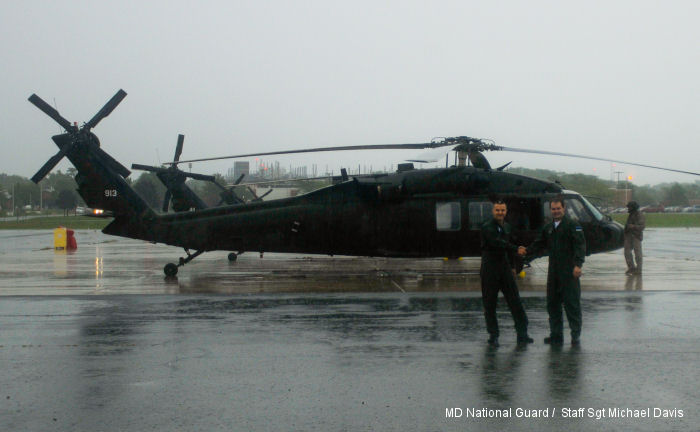 Estonian pilots receive highest Maryland NG award