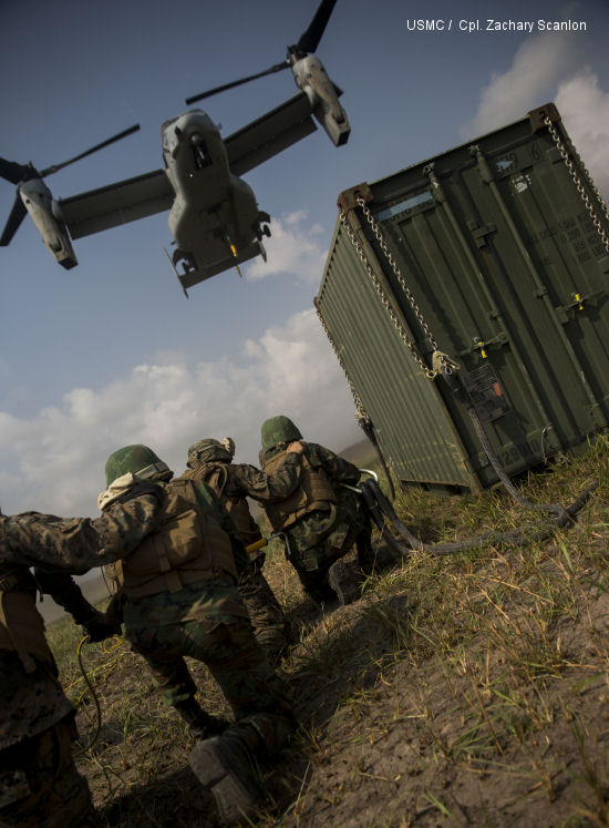 Royal Thai and U.S. Marines Conduct Bilateral External Lift Exercise
