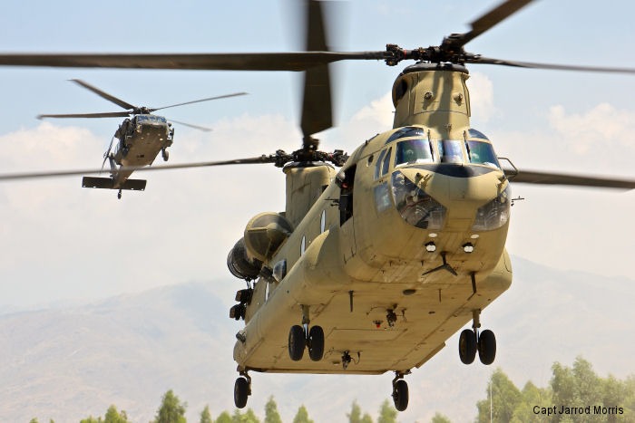 CH-47 Chinook and UH-60 Black Hawk from US Army 101st CAB landing at Tactical Base Gamberi during a visit from senior Afghan National Army and Resolute Support leaders