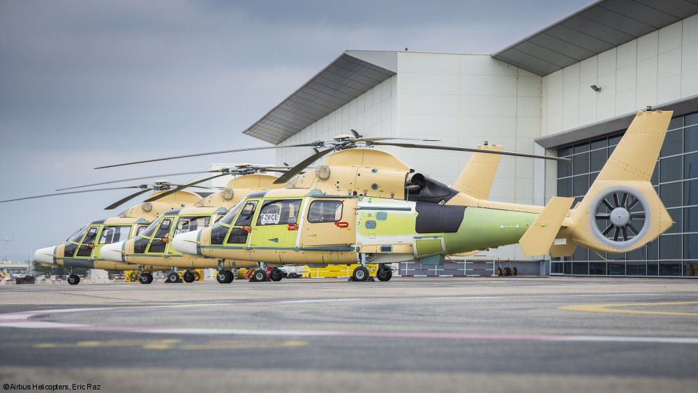 The first 3 AS565MBe Panther were handed over to PT Dirgantara Indonesia for final reassembly and outfit. Eleven helicopters to be delivered to the Indonesian Navy through 2018