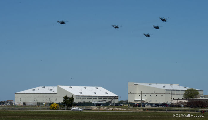 HM-14 Conducts Five Helicopter Formation