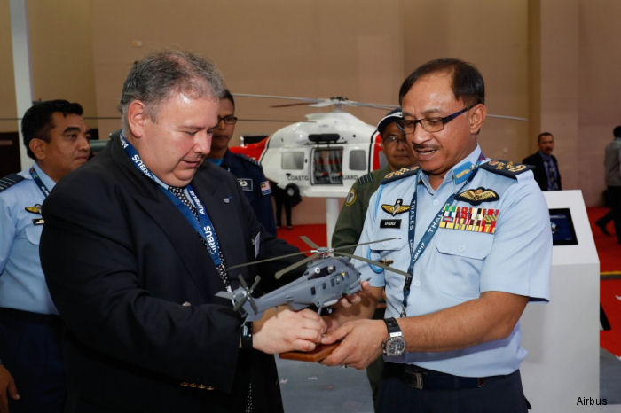 The Royal Malaysian Air Force and Airbus Helicopters celebrate the achievement of 10,000 flying hours for the H225M helicopter fleet