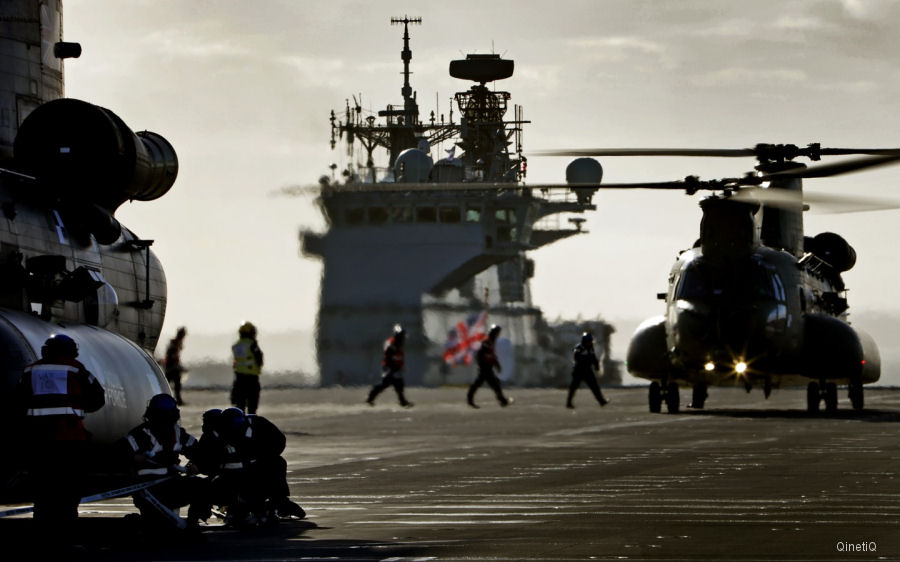 Merlin and Chinook Trials on HMS Queen Elizabeth