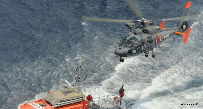 Photos of AS365 Dauphin 2 in French Navy helicopter service.