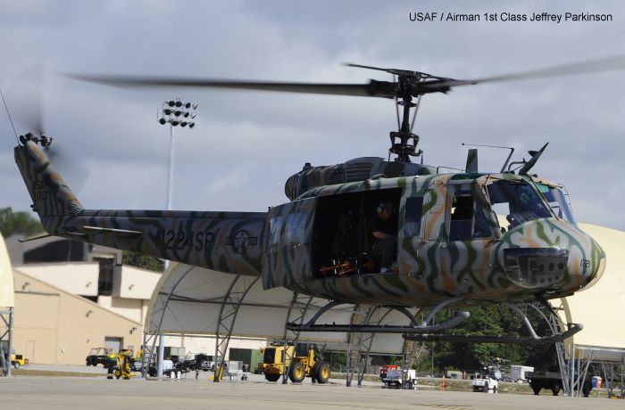 uh-1h_73-21721.jpg