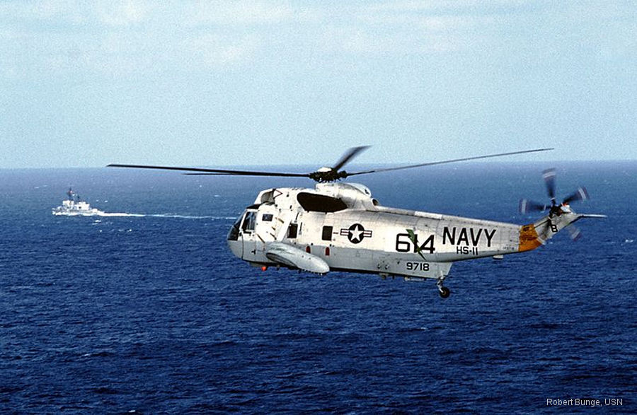 Helicopter Sikorsky HSS-2 Sea King Serial 61-135 Register 0882 149718 used by Comando de Aviacion Naval Argentina COAN (Argentine Navy) ,US Navy USN. Aircraft history and location