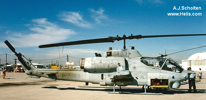 Helicopter Bell AH-1W Super Cobra Serial 26284 Register 164576 used by US Marine Corps USMC. Aircraft history and location