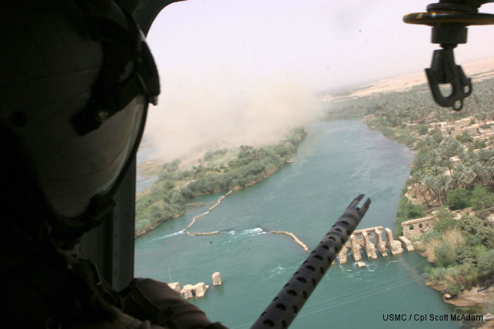 HMH-462 delivers raids to Al Anbar