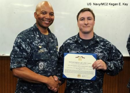 HSM-51 aircrew receives awards for rescue