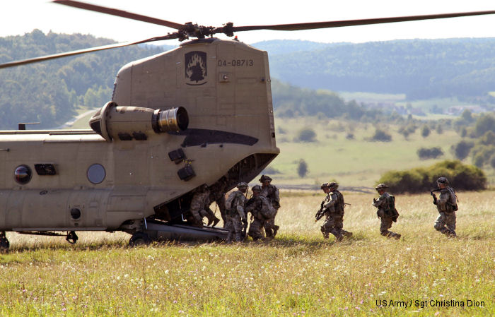 Paratroopers air assault in Saber Junction 14