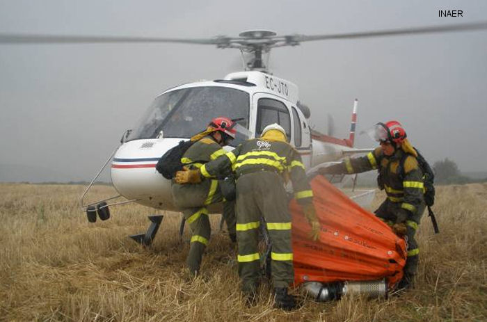 INAER flying firecrews combat Spain wildfire season