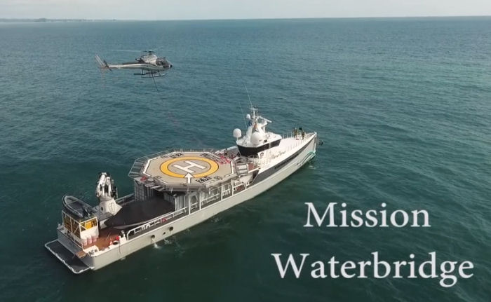 Expedition Yacht in Ecuador for Earthquake Relief Efforts