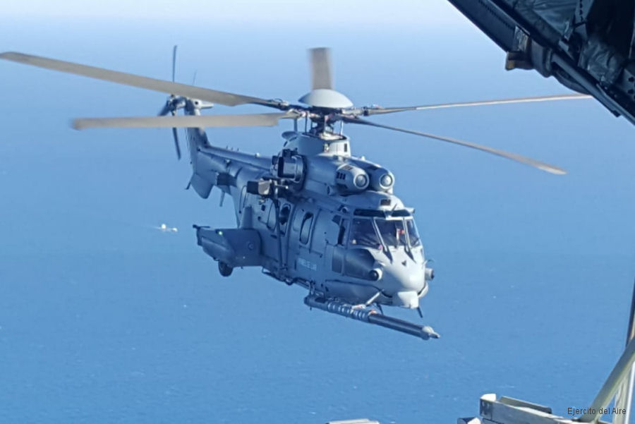 Spanish Tanker Refueled French Caracal