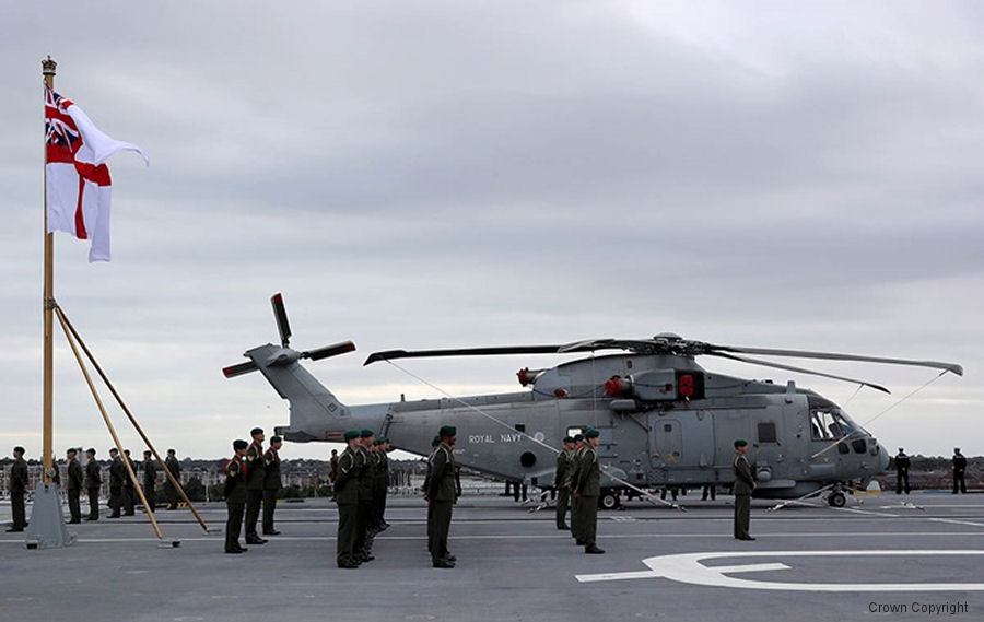 Merlin Mk4 Deck Quals on HMS Queen Elizabeth