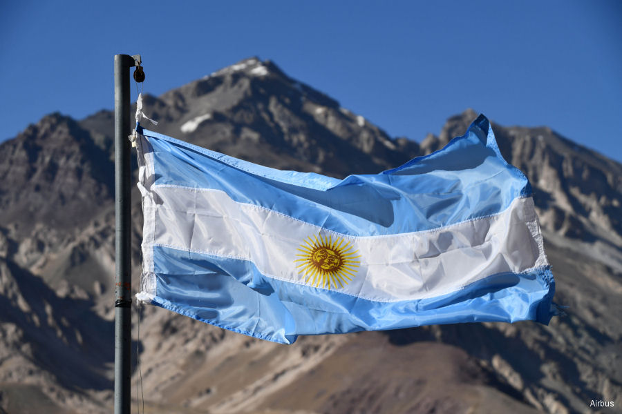 BK117D3 Landed on Americas Highest Peak