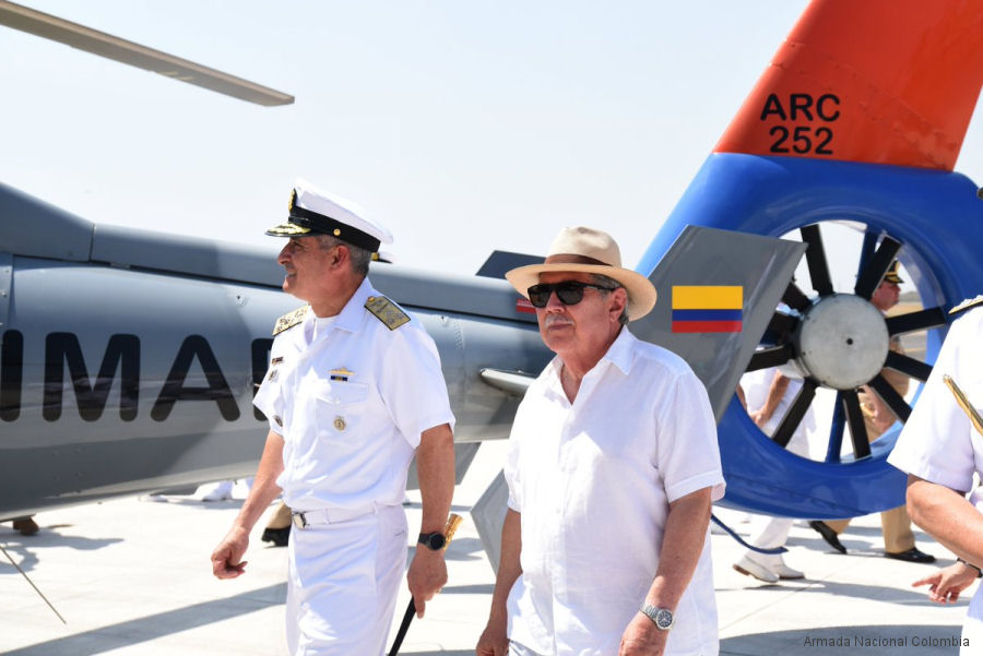 Colombian Navy Welcomed Dauphins