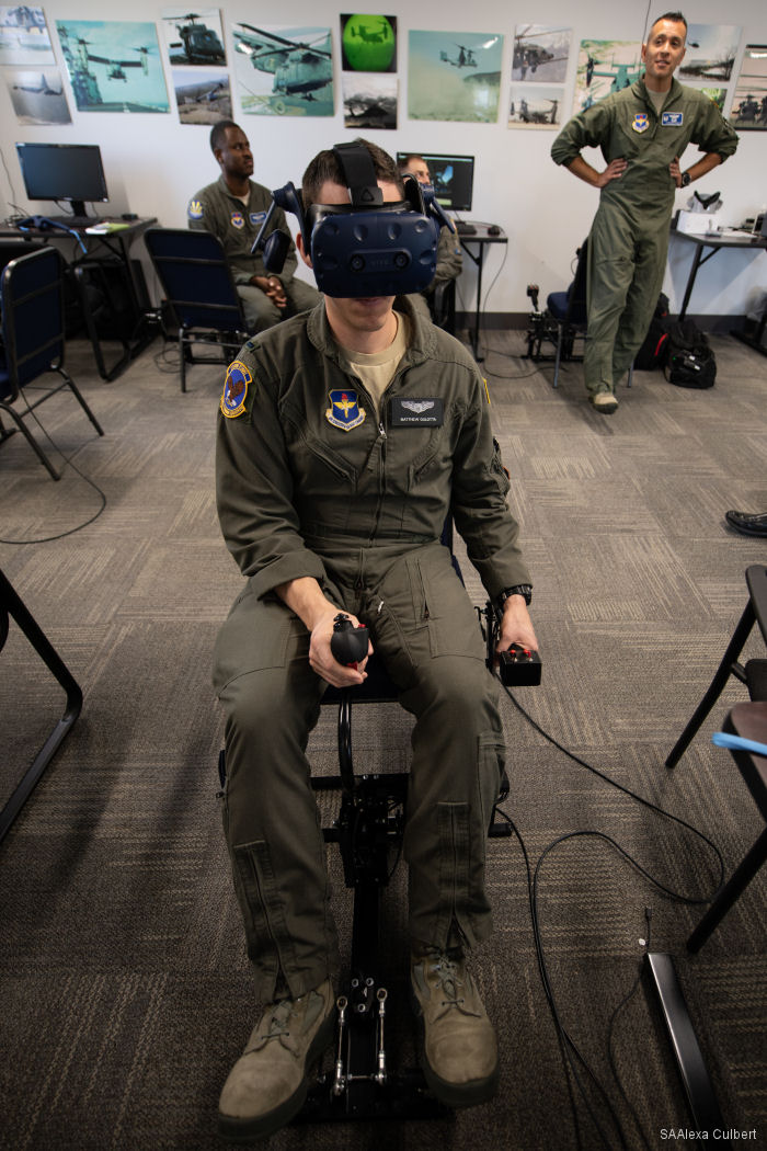 USAF Produces Helicopter Pilots Using Virtual Reality