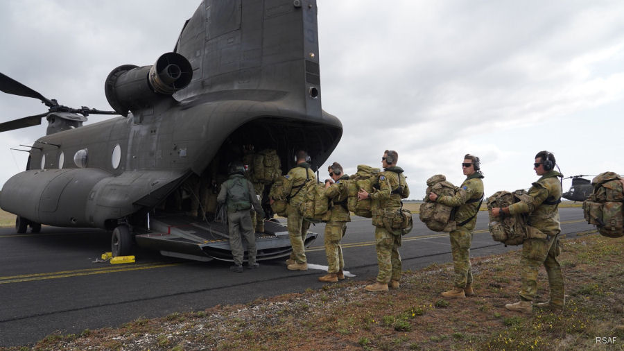 Bristow Supports Singapore Chinooks in Australia