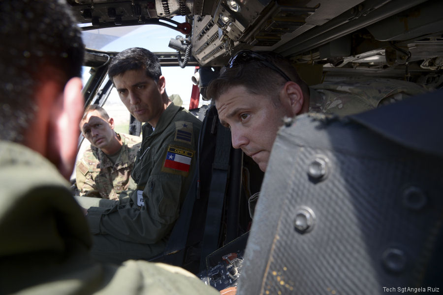 Chilean Black Hawk Pilots Trained in USA