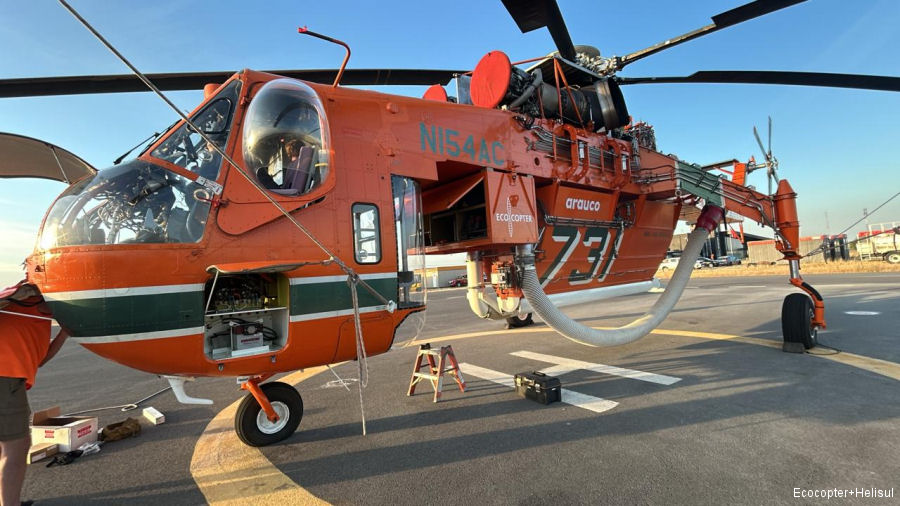Aircranes and Super Pumas Assist Firefighters in Chile