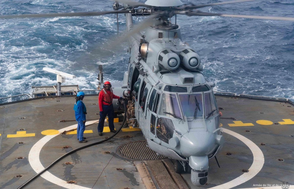 French Caracal Conducts Deck Training in Caribbean