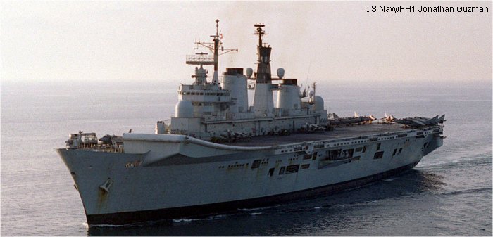 R06 HMS Illustrious