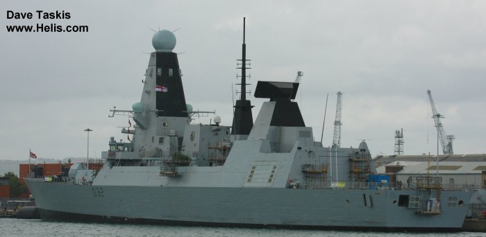D32 HMS Daring