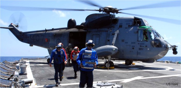 Detailed history and photos of helicopter Sikorsky CH-124 Sea King Serial 61-218 Register 12407 4007 used by Canadian Armed Forces ,Royal Canadian Navy (1945-1968) Track service timeline and current status.