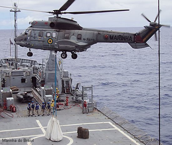 Detailed history and photos of helicopter Aerospatiale AS332F1 Super Puma Serial 2121 Register N-7070 used by Força Aeronaval da Marinha do Brasil (Brazilian Navy) Track service timeline and current status.
