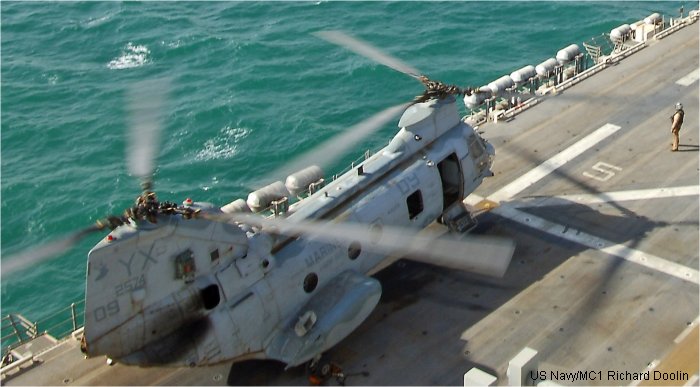 Boeing-Vertol CH-46D c/n 2196