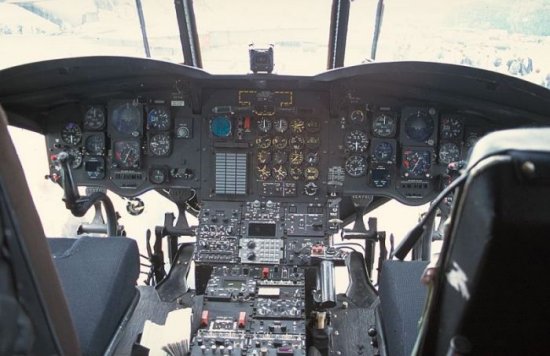 Boeing CH-47D Chinook cockpit