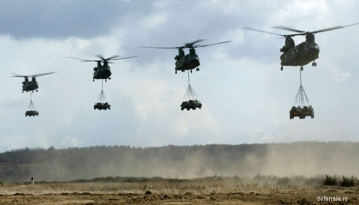 Photos of CH-47D Chinook in Royal Netherlands Air Force helicopter service.