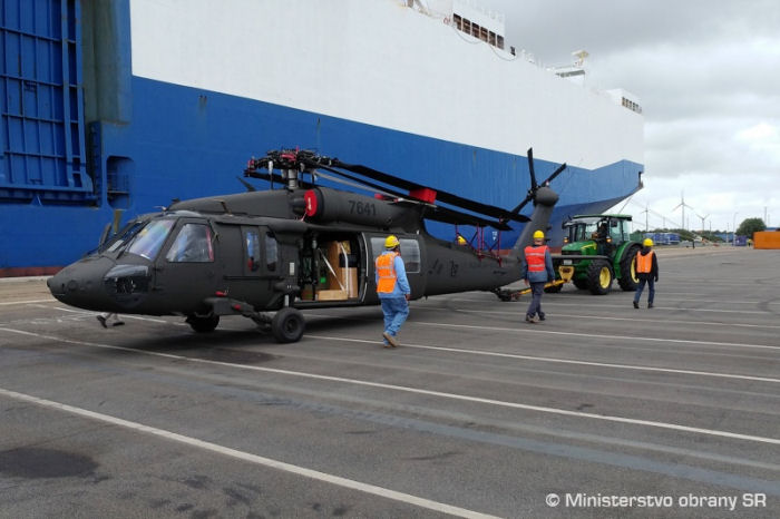 Detailed history and photos of helicopter Sikorsky UH-60M Black Hawk Serial Register 7641 used by Vzdušné sily Armády Slovenskej Republiky (Air Force of the Armed Forces Slovak Republic) Track service timeline and current status.