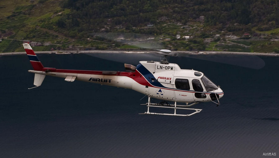 AS350 Ecureuil in Airlift AS