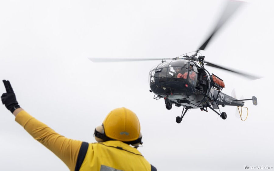 Photos of Alouette III in French Navy helicopter service.