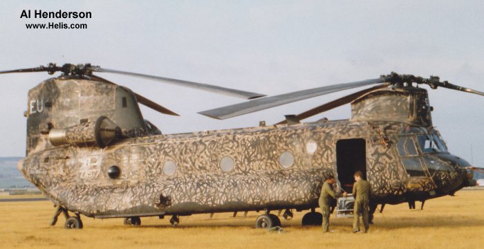 Helicopter Boeing-Vertol CH-47C Chinook Serial b-824 Register ZA677 N37022 used by Royal Air Force RAF ,Boeing Helicopters. Aircraft history and location