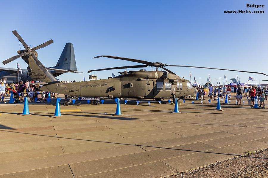 Helicopter Sikorsky UH-60M Black Hawk Serial 70-4351 Register 13-20592 used by US Army Aviation Army. Aircraft history and location