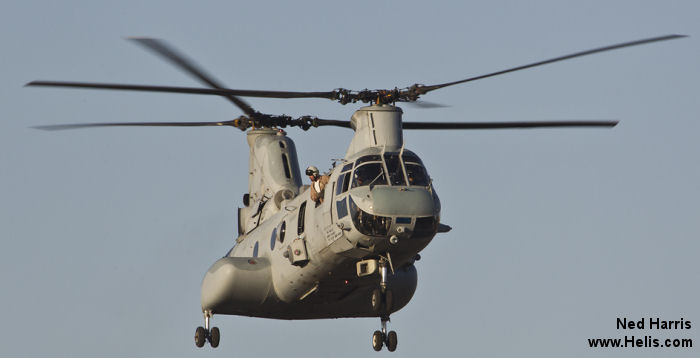 Helicopter Boeing-Vertol CH-46D Serial 2200 Register 152578 used by US Navy USN (United States Naval Aviation) ,US Marine Corps USMC. Built 1966. Aircraft history and location