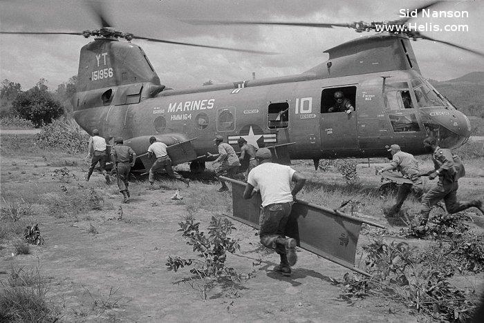 Boeing-Vertol CH-46A c/n 2106