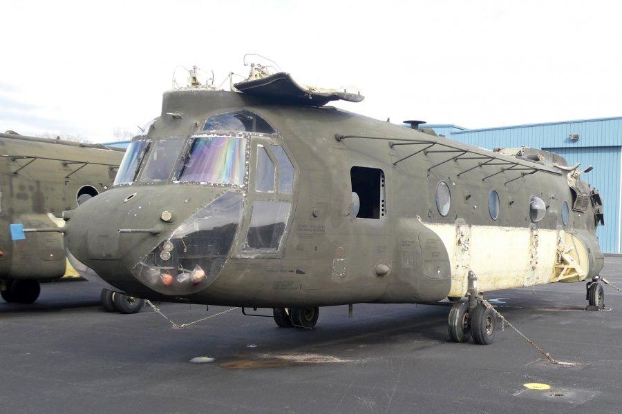 Helicopter Boeing CH-47D Chinook Serial M.3362 Register 90-00210 used by Summit Aviation. Aircraft history and location
