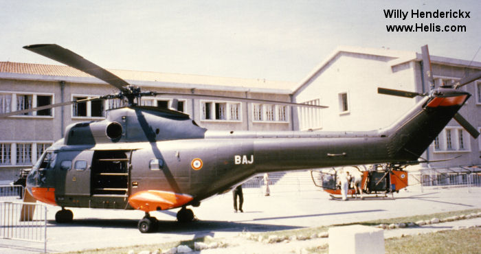 Helicopter Aerospatiale SA330B Puma Serial 1021 Register TT-OAA F-ZLAU 1021 used by Force Aerienne Tchadienne (chadian air force) ,Aviation Légère de l'Armée de Terre ALAT (French Army Light Aviation). Aircraft history and location