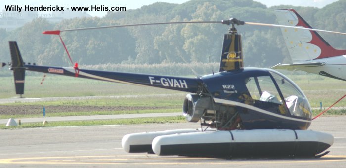 Helicopter Robinson R22 Mariner II Serial 3191M Register F-GVAH used by AZUR Hélicoptère (AZUR Helicopters). Aircraft history and location